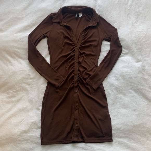 H&M brown ruched button up shirt dress - Picture 2 of 3